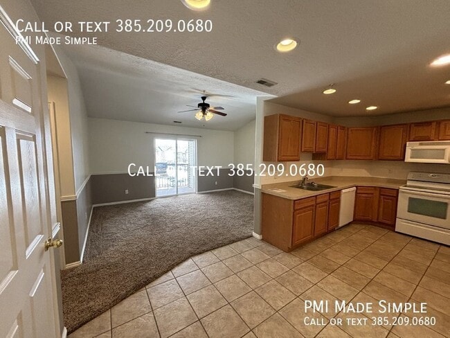 Building Photo - 3371 E Ridge Rte Rd Unit P10