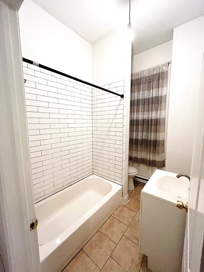 Photo - 1613 N Allison St