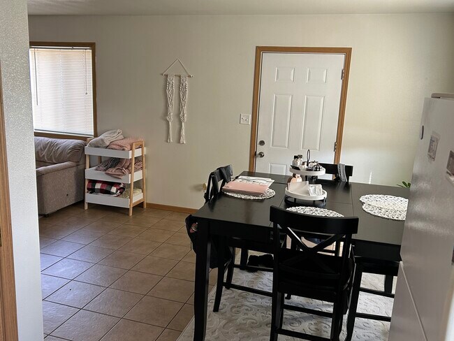 Photo - 1528 Starview Dr