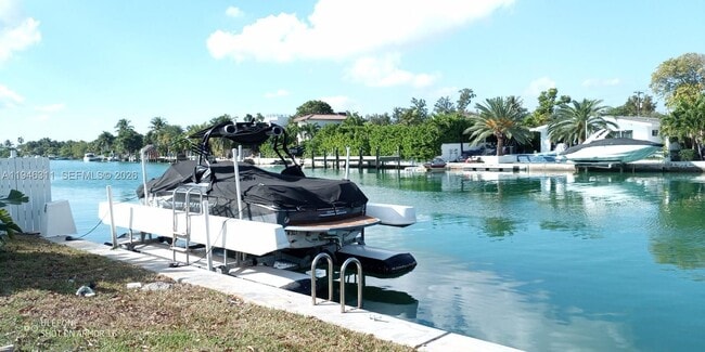 Photo - 1735 Calais Dr Unit 4