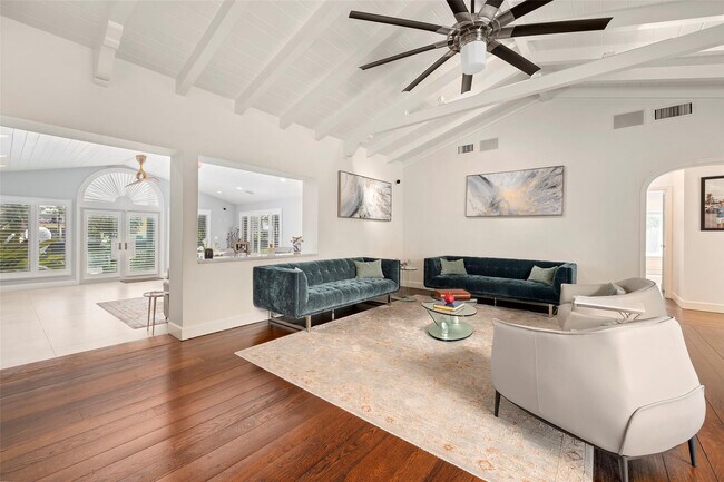 Photo - 330 Royal Plaza Dr