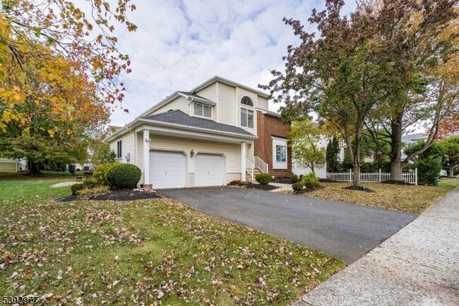 Photo - 6 Crammer Ln