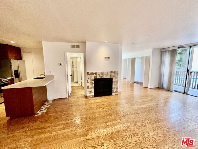 Photo - 1134 Alta Loma Rd Unit 115