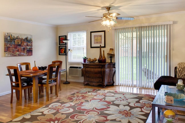 Photo - The Manor at Spring Lake, LLC