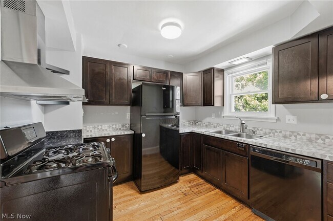 Photo - 2075 Coventry Rd Unit 2