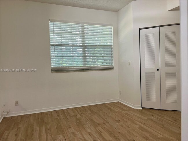 Photo - 982 Sevilla Cir
