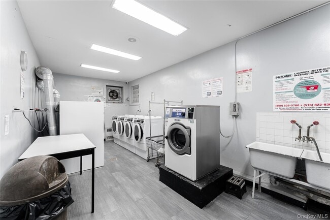 Photo - 1199 E 53rd St Unit 4Z