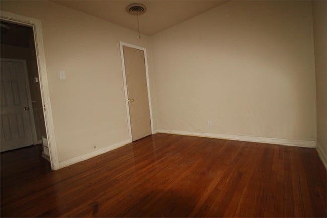 Photo - 510 W Kern Rd