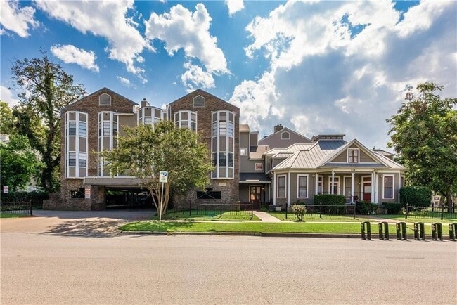 Photo - 915 W 23rd St Unidad 108 Rental