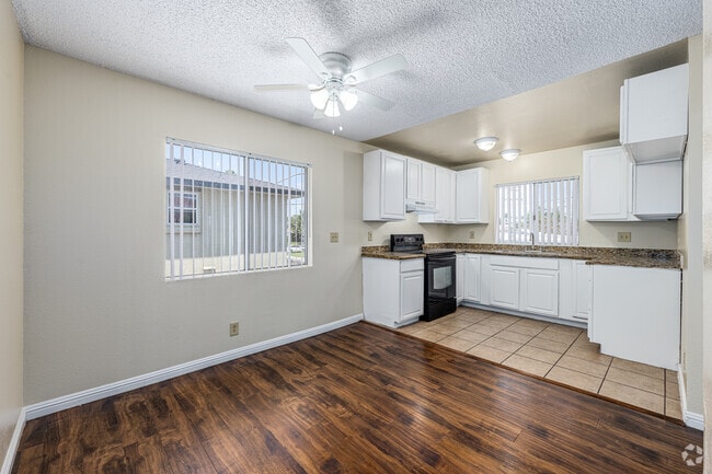 2BR, 1BA - 700SF - Dining Room