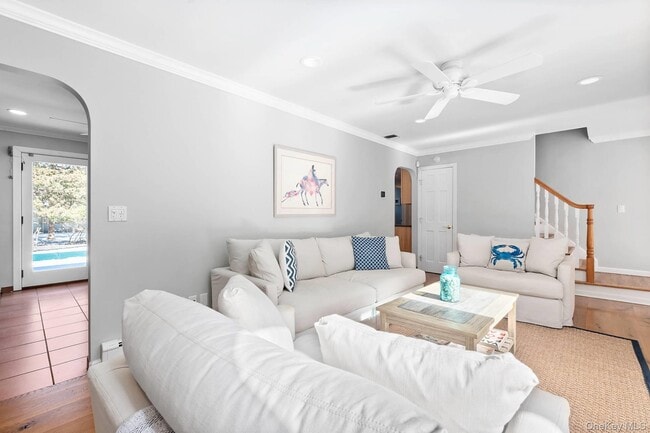 Photo - 13 Buttercup Ln