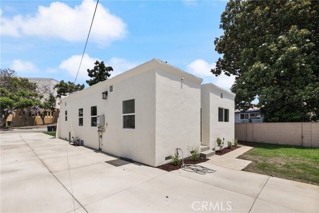 Photo - 11210 Oak St