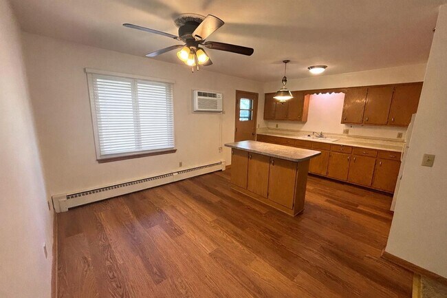 Photo - 2406 Fremont Ave