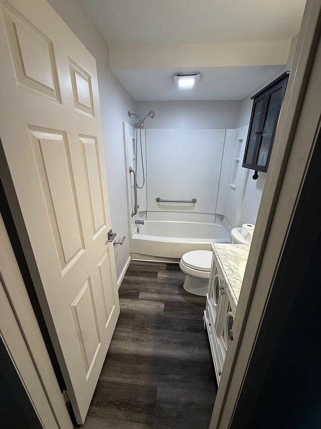 Photo - 215 Hickory Ct Unidad Hickory ct