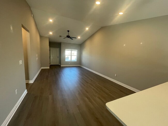 Photo - 5501/03 N Edwards Cir Unit 5503