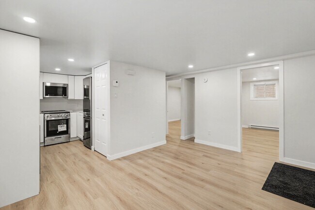 Photo - 233 Hector-Hotte Wy Unit lower