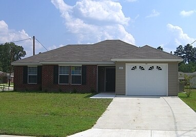 Oakwood Estates - Oakwood Estates Apartments