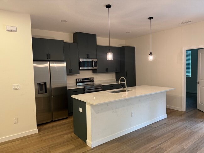 Photo - 210 E Columbus Dr