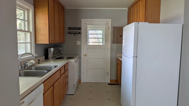 Photo - 2520 6th Ave N