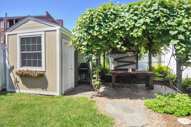 Photo - Quaint One Bedroom House close to U of L, Germantown & Downtown
