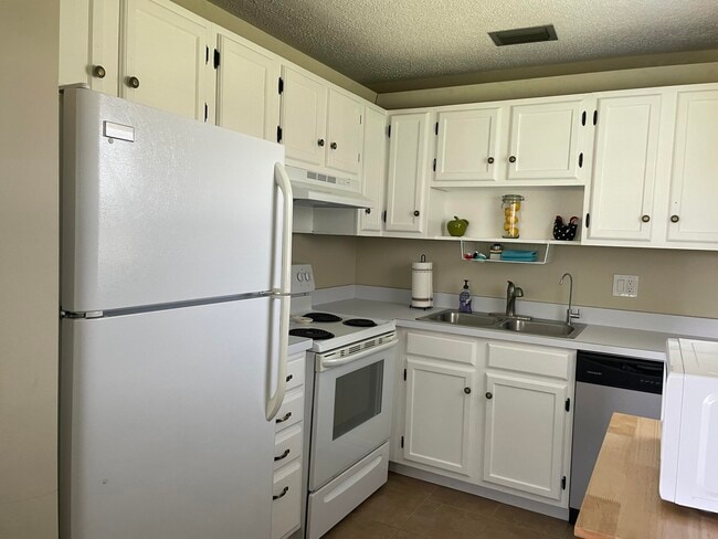 Photo - 88 Crooked Tree Ln Unit 105