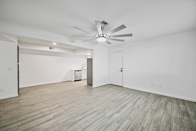 Photo - 1075 E Chandler Blvd Unidad 120