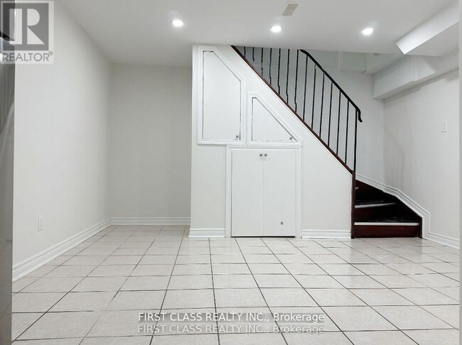 Photo - 338 Rhodes Ave