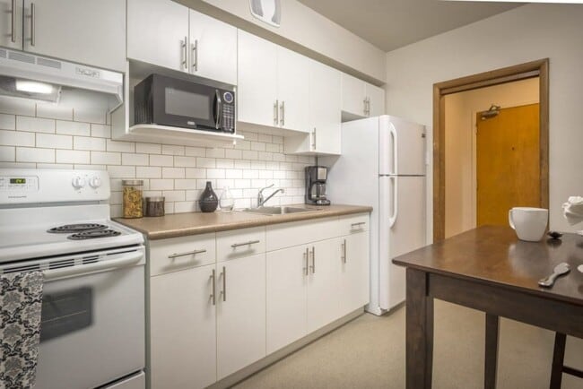 Photo - Fay Ellen Apartments