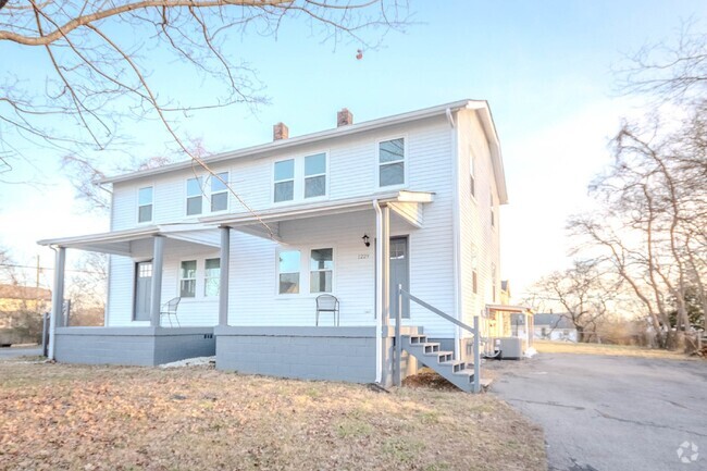 Building Photo - Renovated 2 bed 1 bath in Old Hickory Vill... Rental