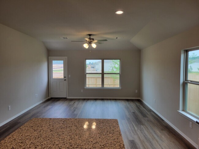 Photo - 14930 Dane Ct