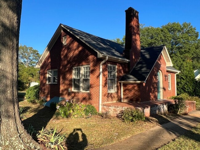 Photo - Historic Charm: walk to town