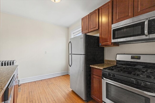 Photo - 2557 W Eastwood Ave Unidad 3