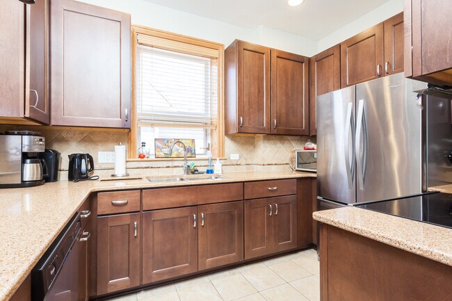 Photo - 1455 W Wilson Ave Unidad 2