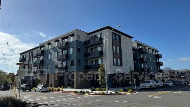 Building Photo - 2475 Victoria Ave