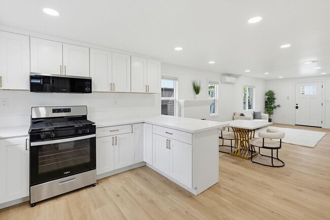 Photo - Brand new renovated 2+1 in Ocean Beach. Includes parking and laundry Unidad 4853