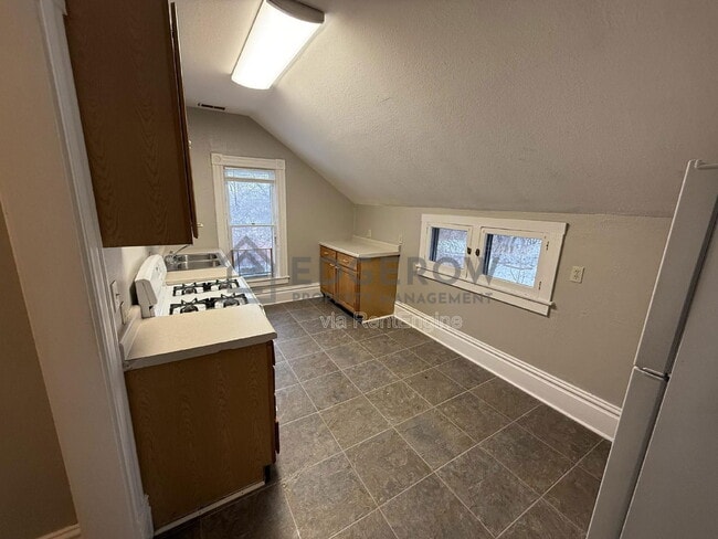 Photo - 725 Prospect Ave SE