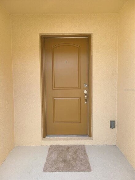 Photo - Beautiful 2-Bedroom Townhouse in Tampa | Brand New Paint & Vinyl Floors!