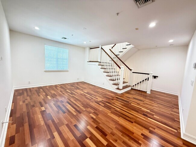 Photo - 319 Flamingo Dr