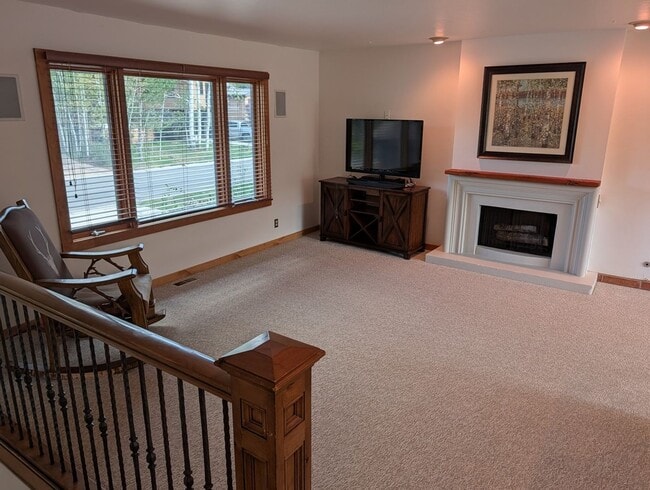2833 Hackney Ct