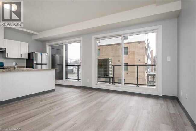 10 Queen St Unit 202