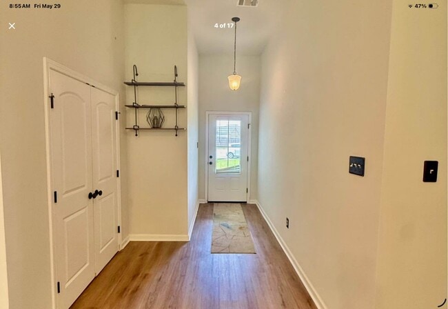 Photo - 315 Springsteen Ln