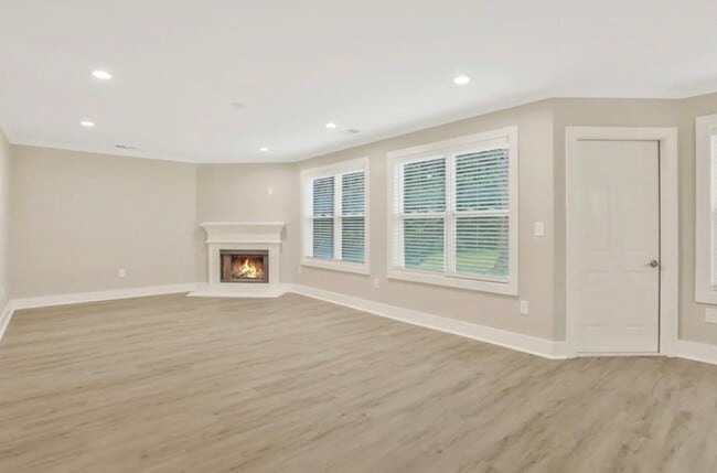Building Photo - 2441 Raven Cir