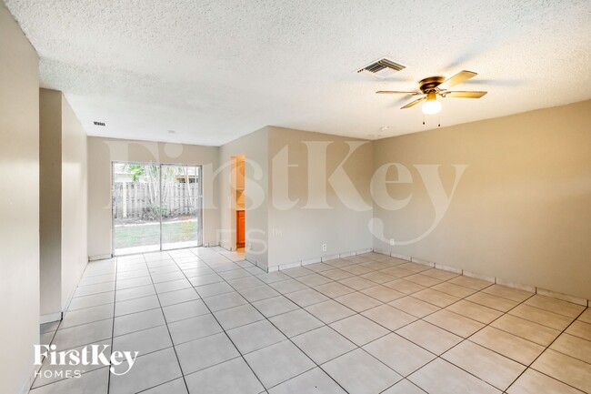 Photo - 7820 SW 9th St