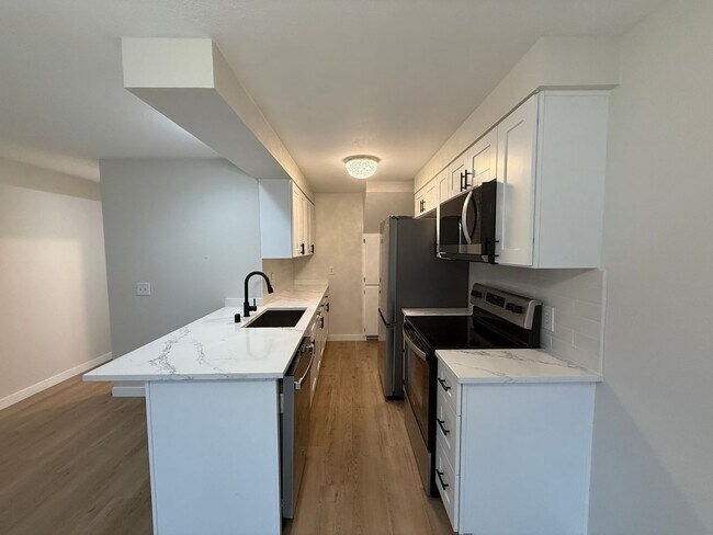 Photo - Beautifully Renovated 2 Bed/1.5 bath Condo Edmonds, WA. $2600/mo. Unit B4