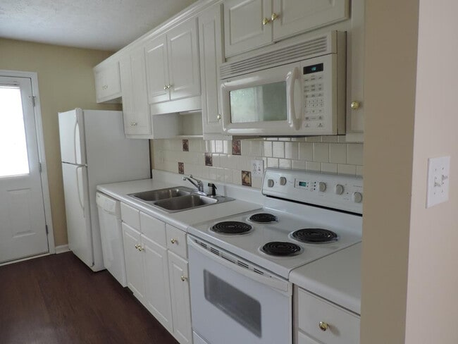 Photo - 105 Laurel Pl