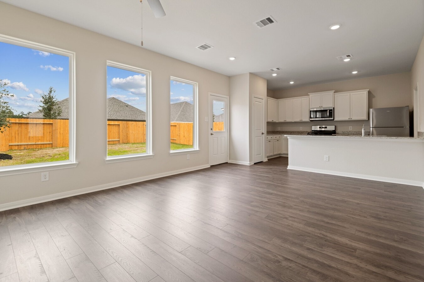 Photo - 21691 Lotus Elm St