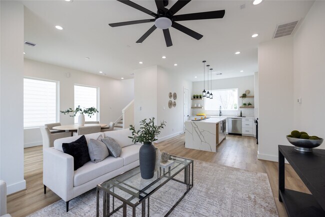 Photo - 4008 Yellowstone Blvd