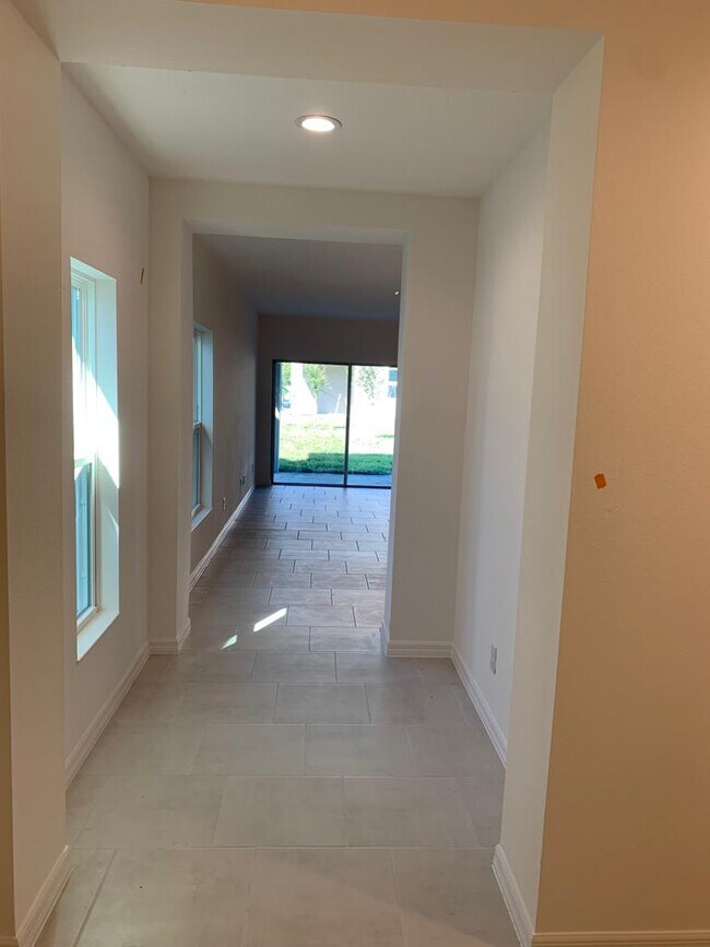 1202 Celery Oaks Ln Rental For Rent in Sanford, FL