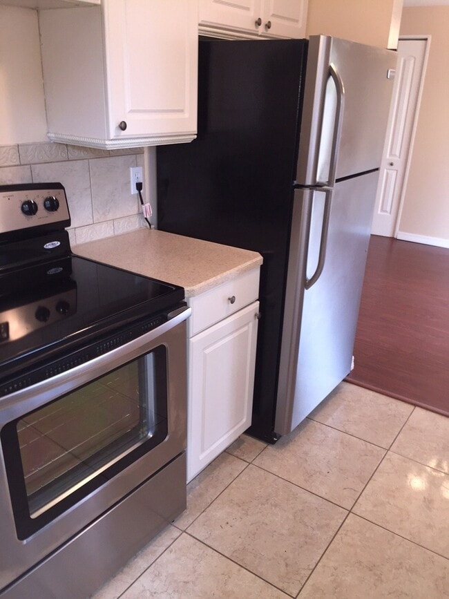 Photo - 247 Oakwood Dr