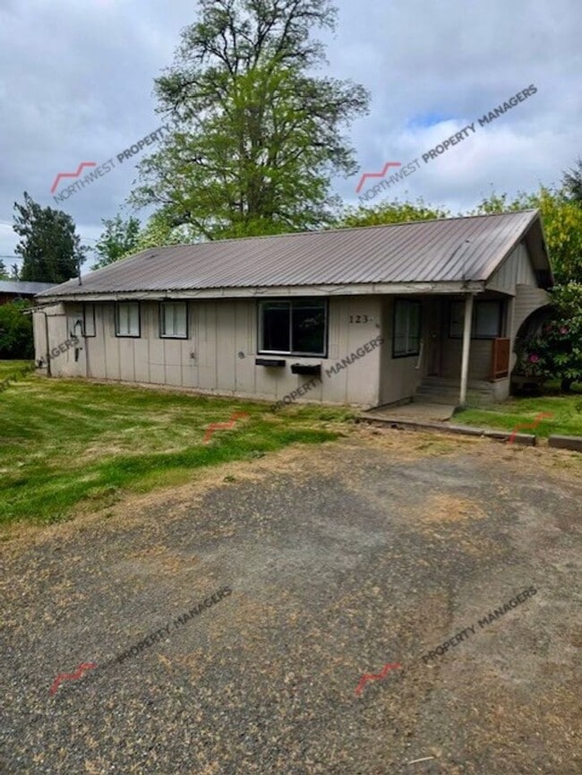 Photo - STATUS: *RENTED* | R36B | $925